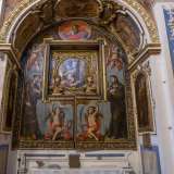 Santi raffigurati anche sulle porte lignee dell�altare delle reliquie, posto sul lato sinistro, realizzato nel 1656 da Nicola Gliri